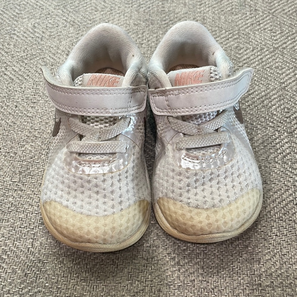 Nike Revolution 4 Girls